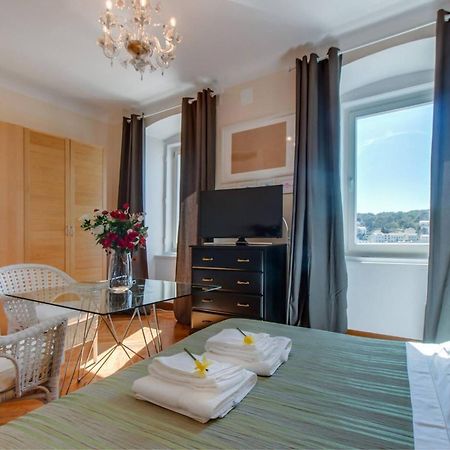 Hotel Vindobona Mali Lošinj Esterno foto